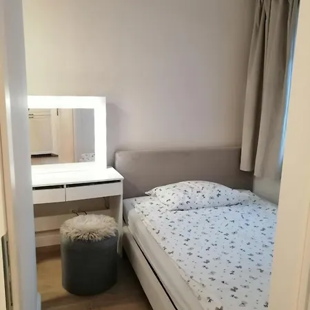 Dolinka, Parking W Hali Garazowej Διαμέρισμα Έλμπλαγκ